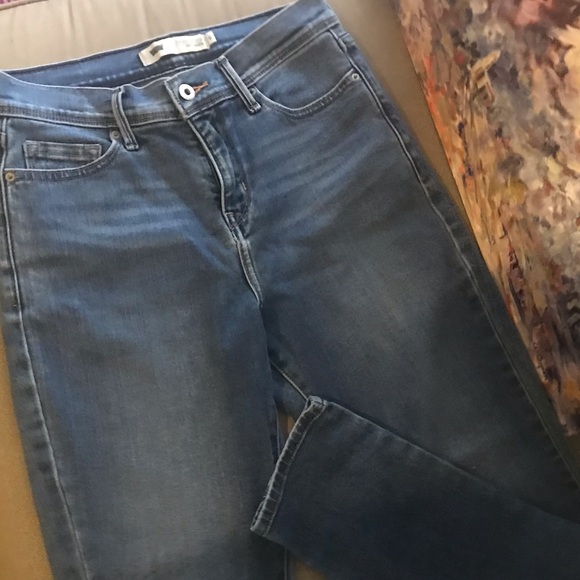 Levi’s Perfectly Slimming Jeggings